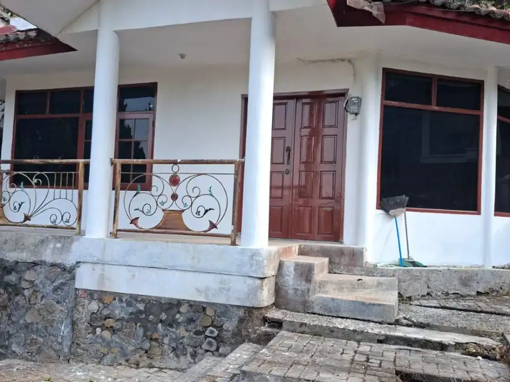DIJUAL CEPAT! Villa Sekuti Indah - Bangunan 2 Lantai, Tanah Luas