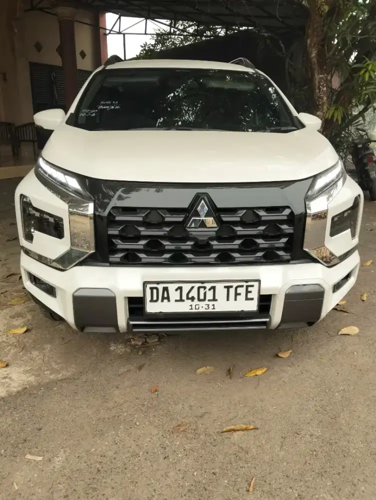 Dijual mobil xpander cross tipe tertinggi barangnya mulus luar dalam