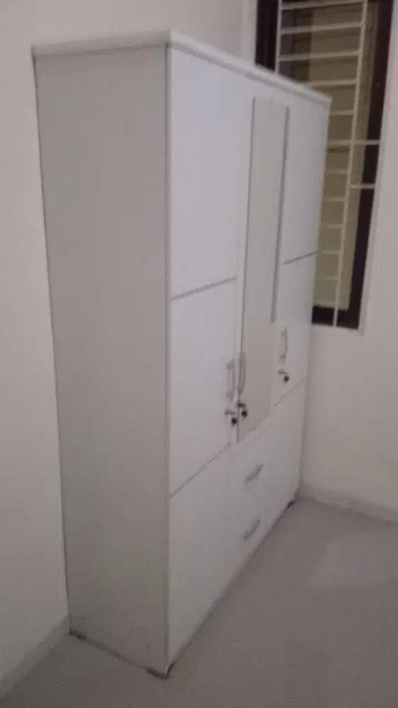 Lemari + meja hias