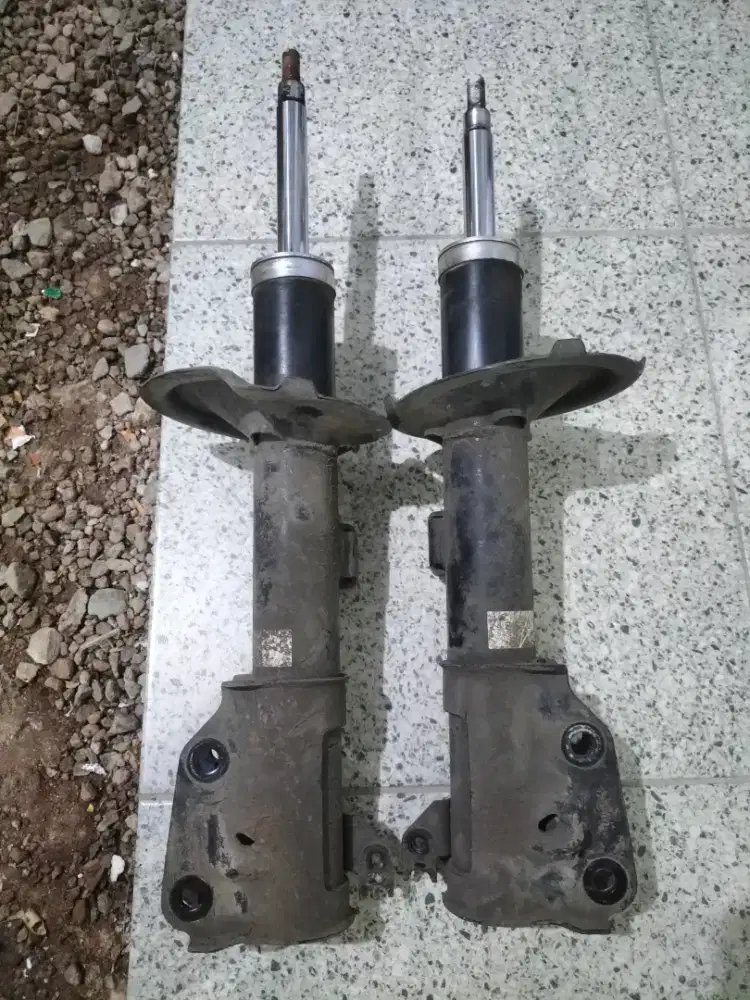 Shockbreaker Depan Ex Toyota Rush Konde