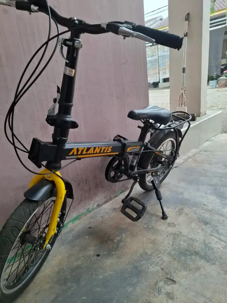 Sepda lipat msih like new