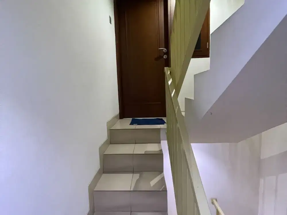DIJUAL Rumah 3 Lantai Furnished Layar Permai PIK (Pantai Indah Kapuk)