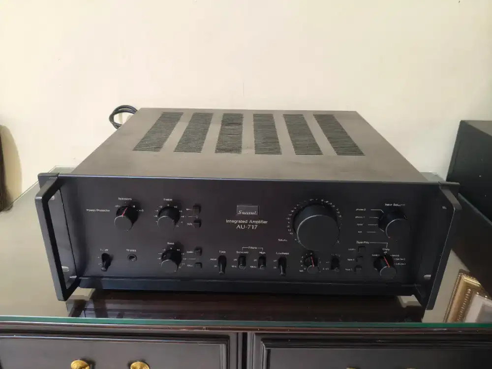 Amplifier sansui au-717 istimewa
