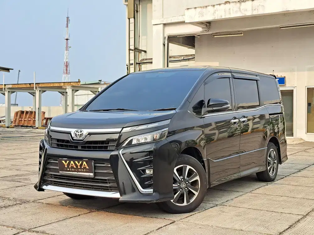 DP 15Jt Toyota Voxy 2.0 At Matic Automatic 2019 Hitam