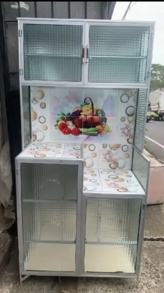 Rak piring bekas