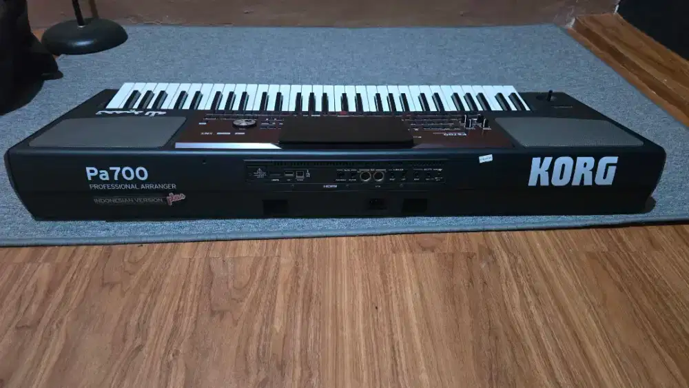KEYBOARD KORG PA 700