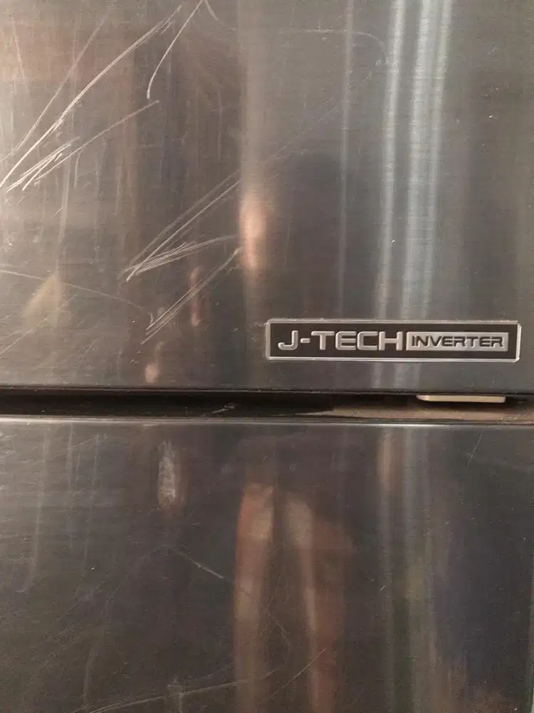 Kulkas / Lemari Es 2 Pintu Sharp J Tech Inverter