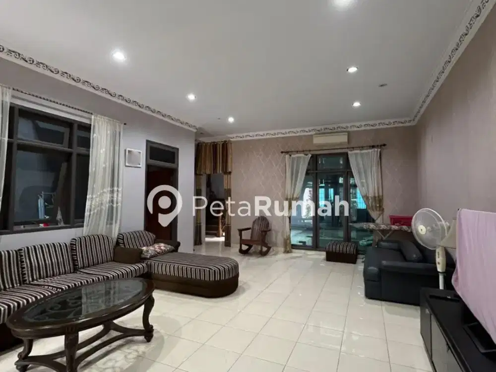 DIJUAL VILLA JALAN KAPTEN SUMARSONO KOMPLEK GRAHA METROPOLITAN - DAERAH HELVETIA (ELVIA)