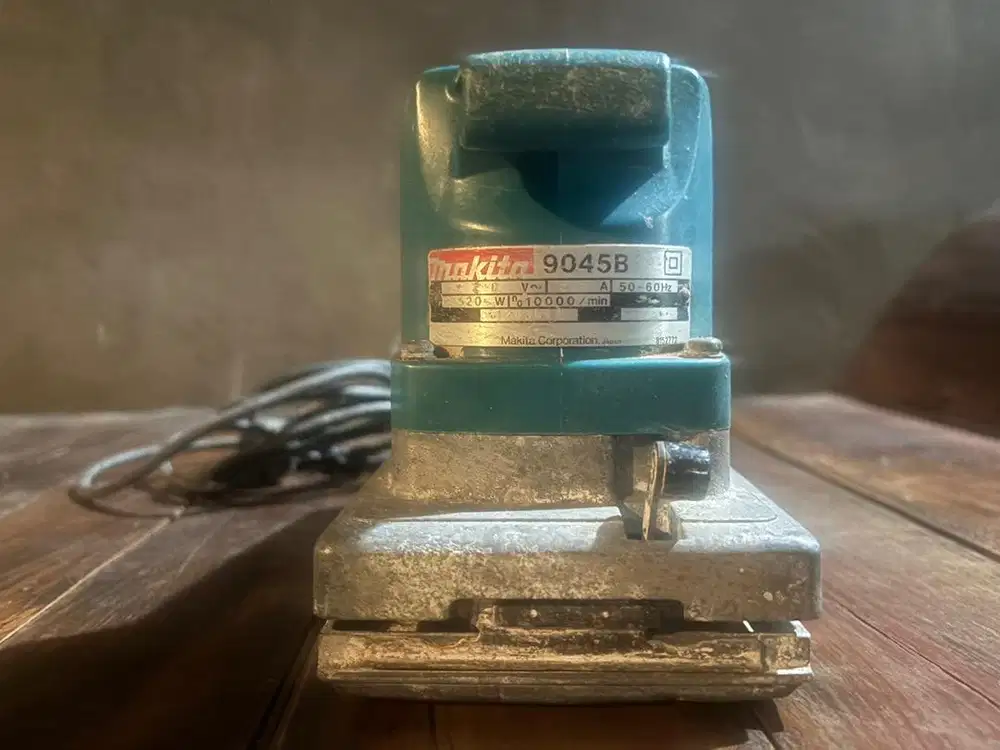 Mesin Amplas / Sender makita 9045B