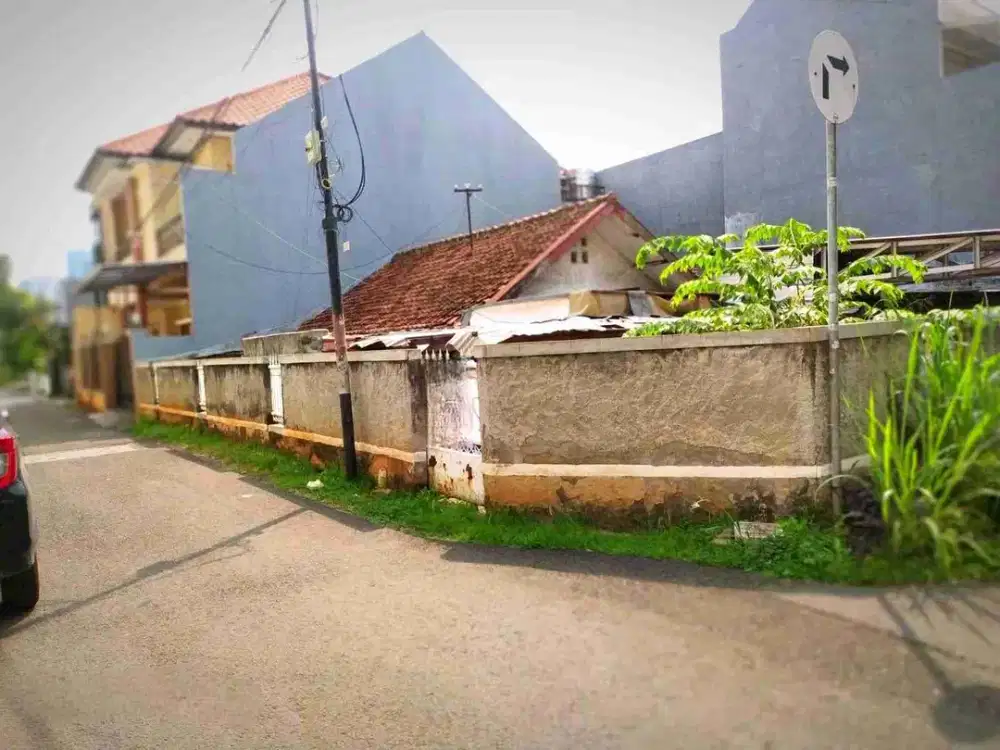 Dijual Cepat Rumah Hitung Tanah Cocok untuk kos2an atau Rumah Gandeng di Tebet Barat Jakarta Selatan