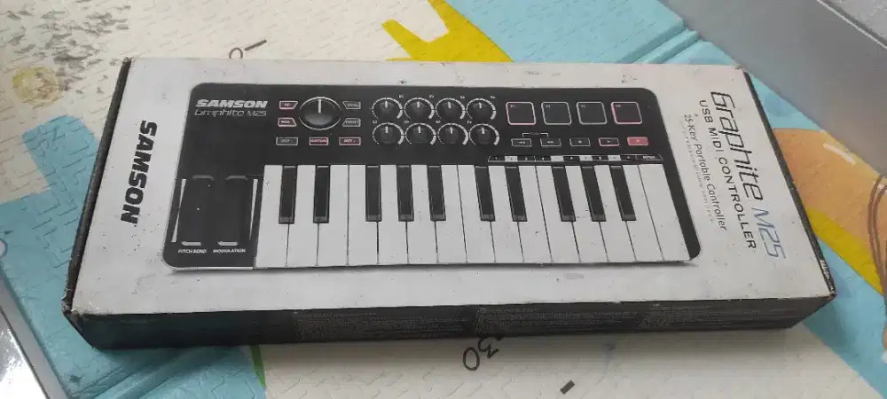 Samson graphite m25 usb midi controller 25 keys