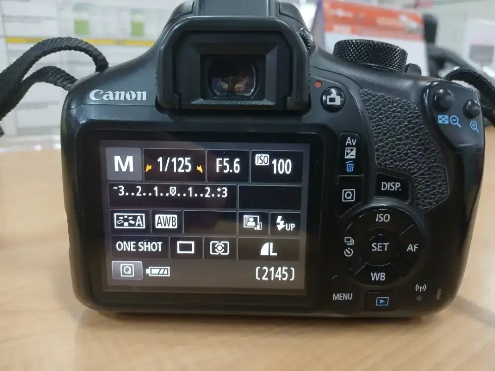 Canon eos 1300D