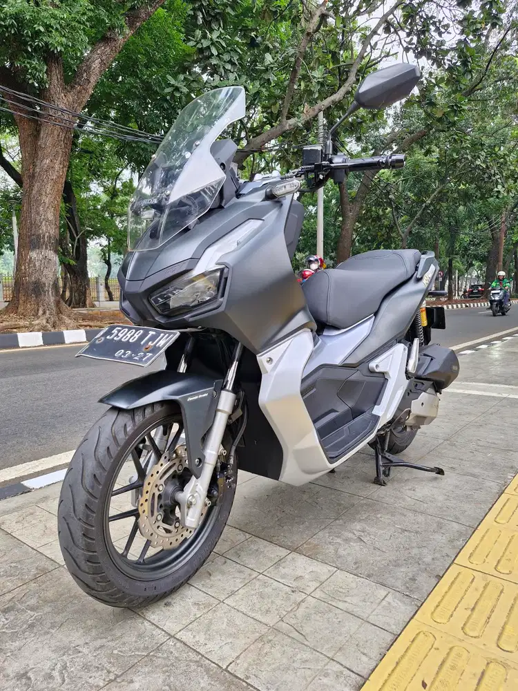 DIJUAL CASH HONDA ADV 150 CBS ISS THN 2022 PJK IDUP SIAP PAKAI