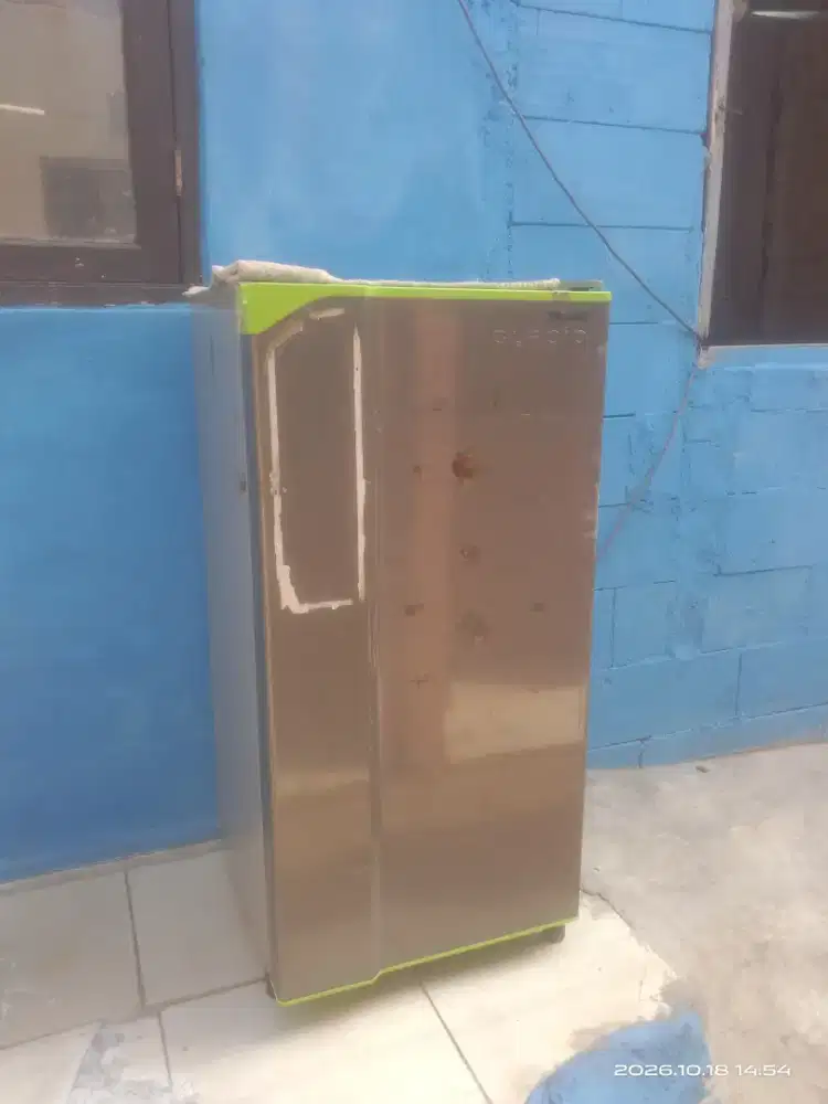 Jual kulkas 1 pintu belum pernah service normal siap pakai