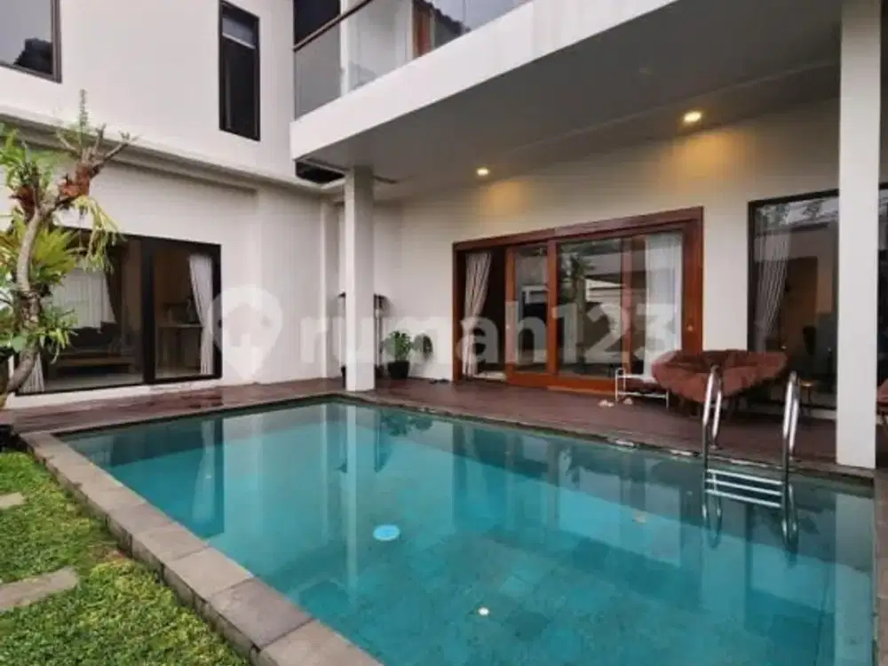 Dijual / Disewakanrumah Mewah dengan Kolam Renang di Pondok Labu Jaksel