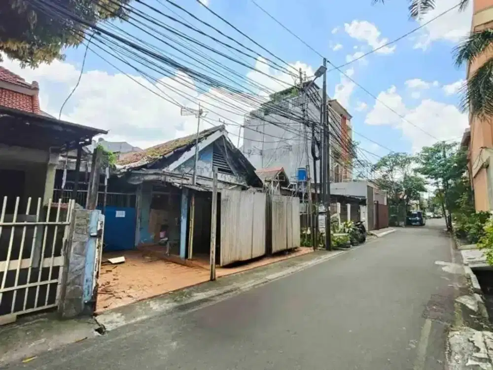 Di Jual Rumah Tua hitung Tanah Lokasi Strategis Di Bukit Duri, Tebet, Jakarta Selatan