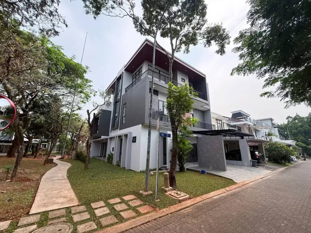 RUMAH BANGUNAN MANDIRI BRAND NEW  BSD mewah jarang ada