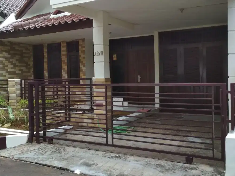 Perumahan karang Tengah Lebak bulus . Lt, 180 m/Lb, 220 m, 1,5 Lantai , Unfurniture 105 jt /Thn