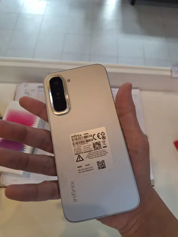 Infinix Hot 70 4+4/128
