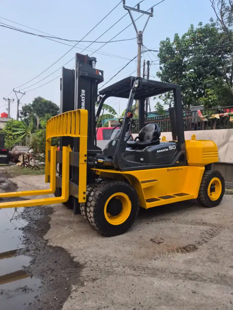 Forklift 5 ton Komatsu barang apik