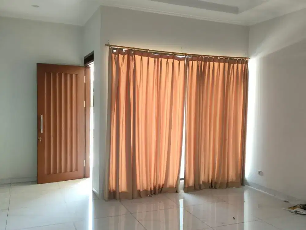 Jual rumah di singgasana pradana