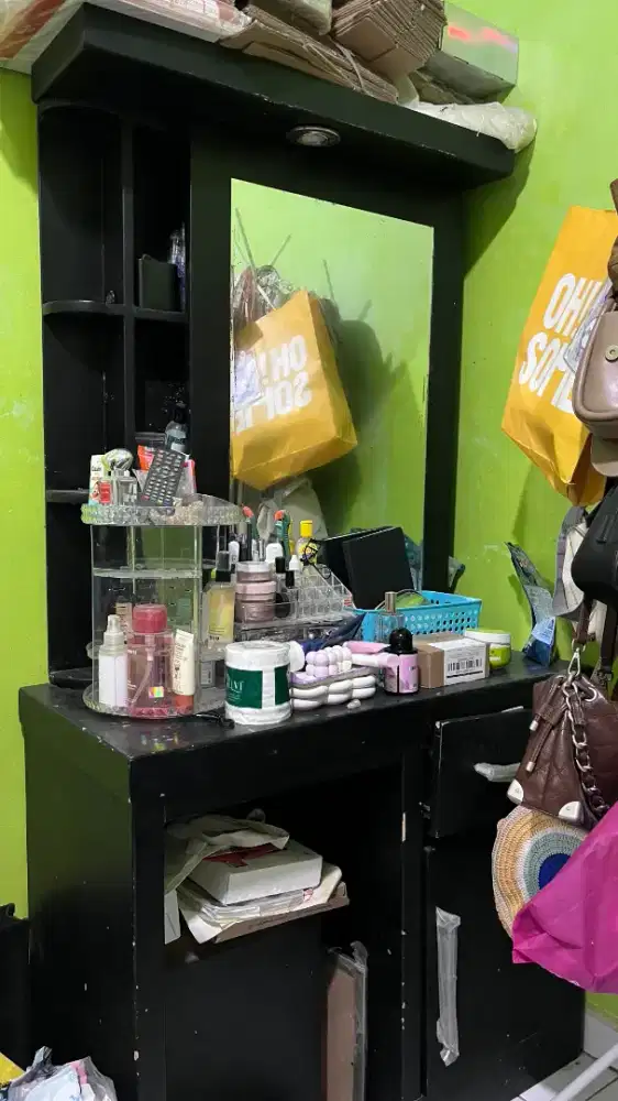 Meja Rias Makeup