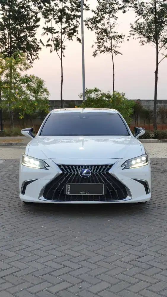 Lexus ES300 Hybrid 2022