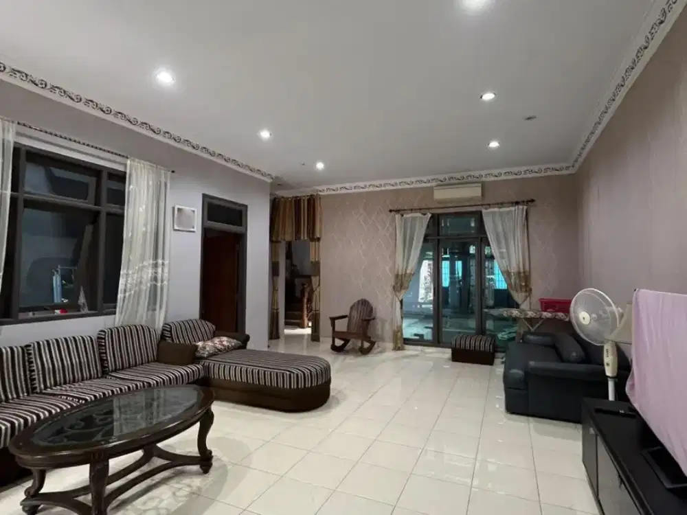 DIJUAL VILLA MEWAH KOMPLEK GRAHA METROPOLITAN - HELVETIA