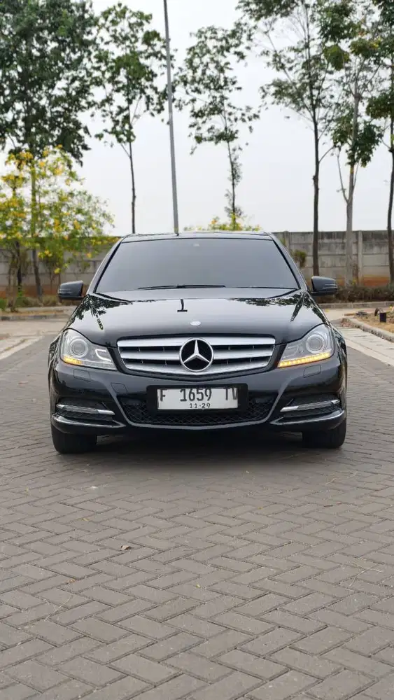 Mercedes Benz C200 Avantgarde Facelift Full Option 2014