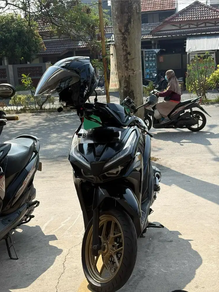 Vario 125 LED New CBS 2019 Hitam Glossy