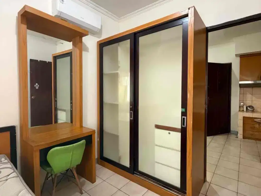 Apartemen Mediterania 1 Tower Azalea 2 BR Lantai Tengah Furnish Murah Ready Huni