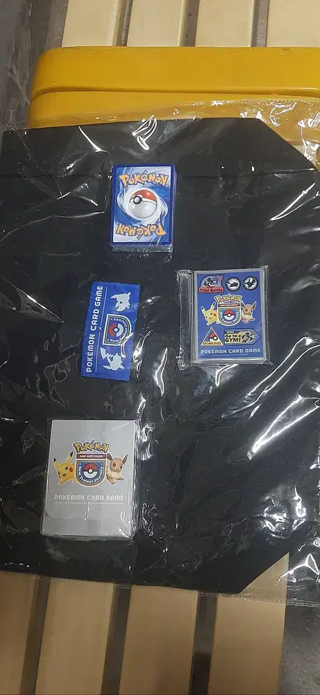 Merch Pokemon TCG Set