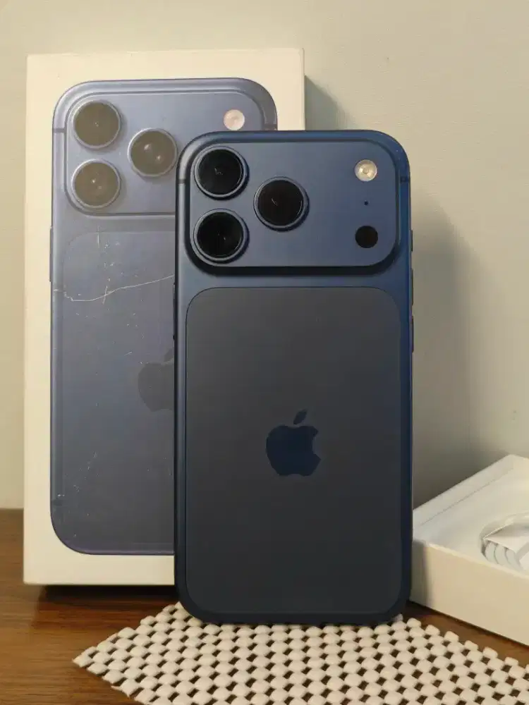 Iphone 17 pro 512 ibox second resmi nov 2026- batere 90%