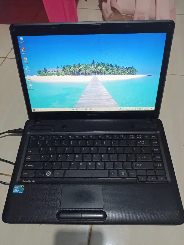 Laptop Toshiba C640 core i3 normal. Baterai drop main colok listrik