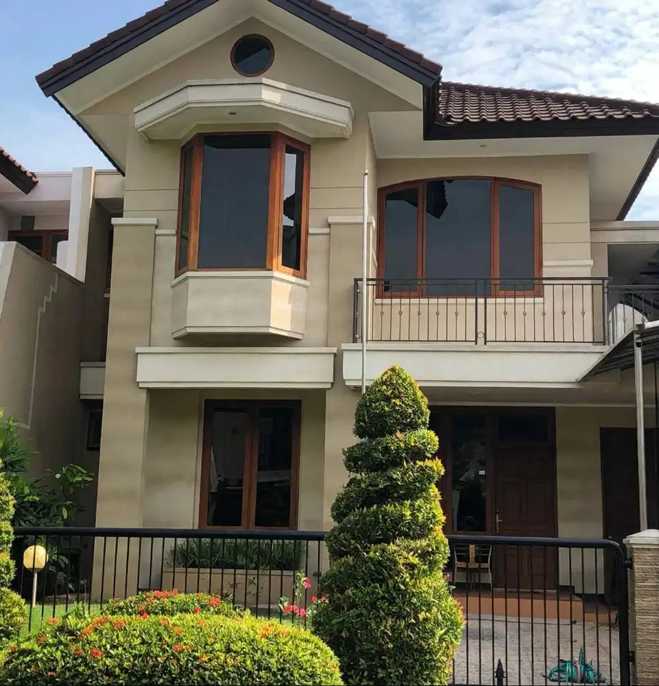Dijual Rumah Dharmahusada 2 Lantai Siap Huni dkt Galaxy Mall
