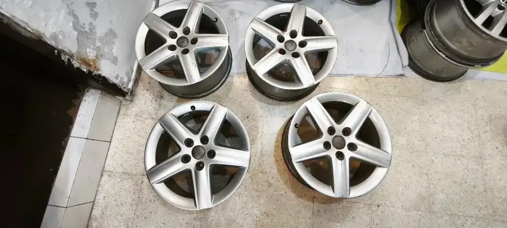 Dijual velg audi A6