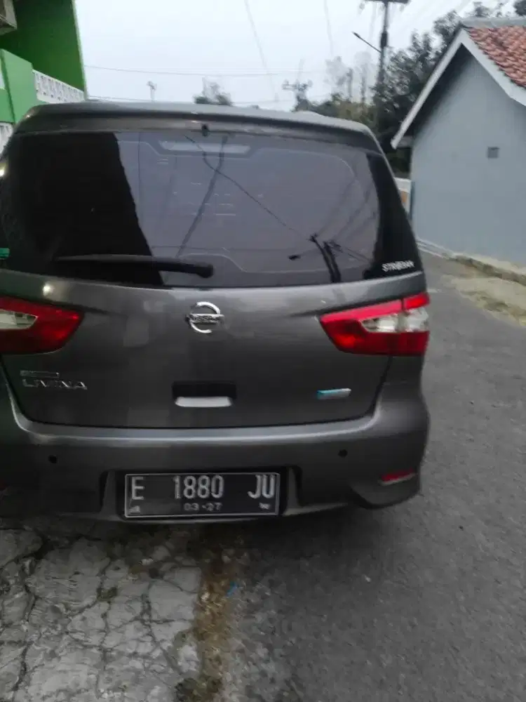 Jual mobil grand livina at