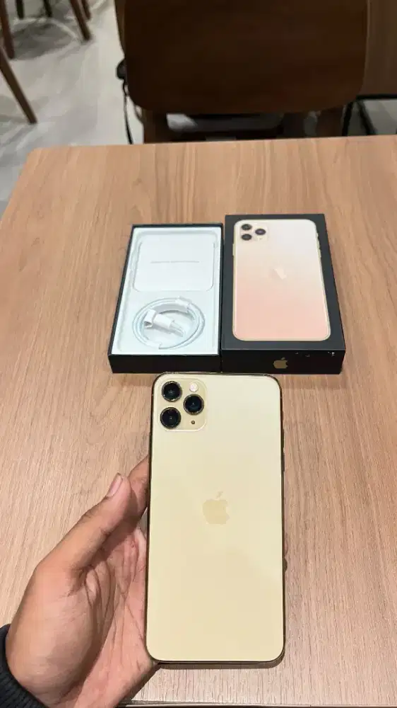 iPhone 11 ProMax inter 256gb Gold