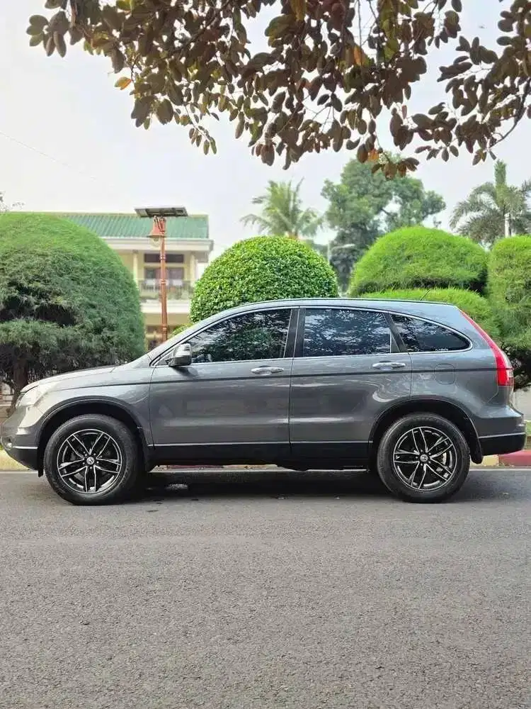 Honda CR-V 2.4 Bensin Matic 2010 – Warna Abu-Abu, KM 180.000