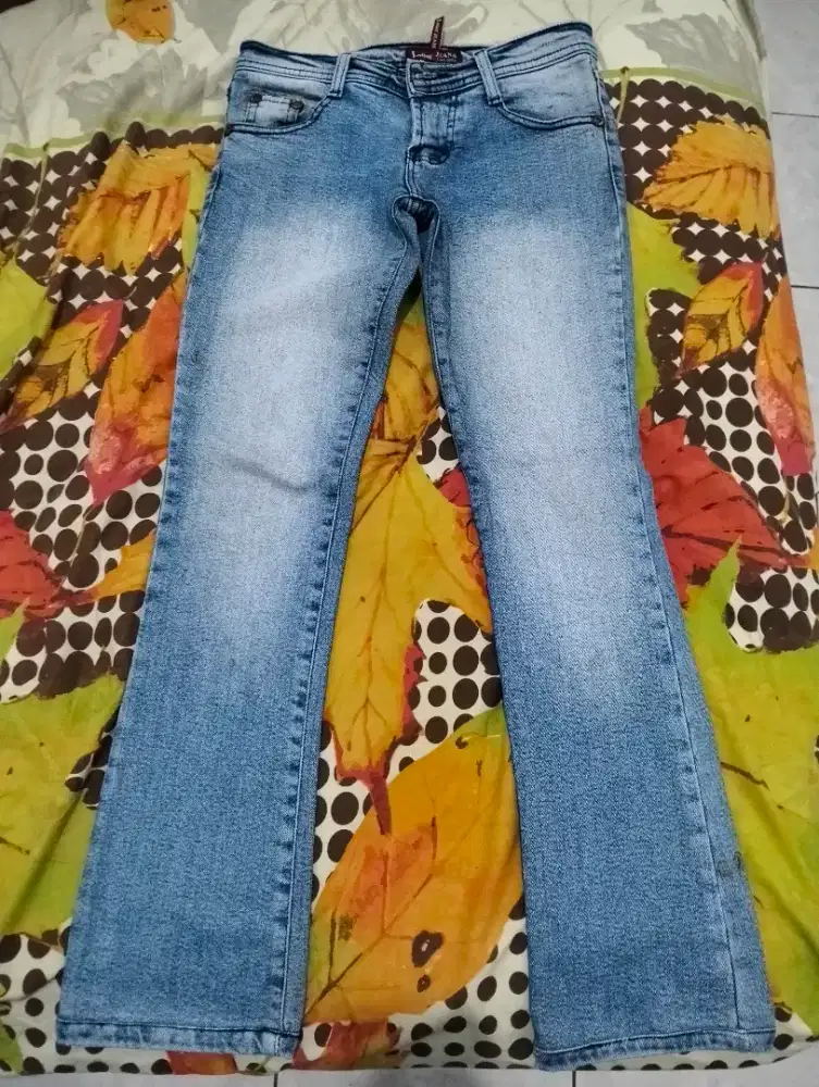 CELANA PANJANG JEANS WANITA