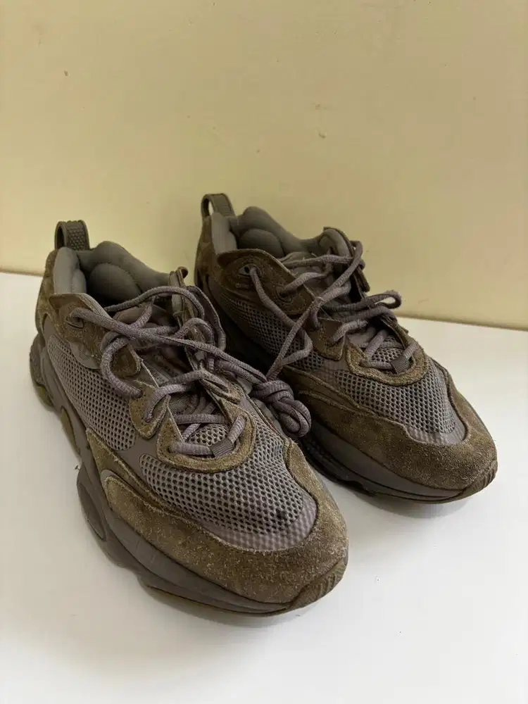 Sepatu adidas ozweego