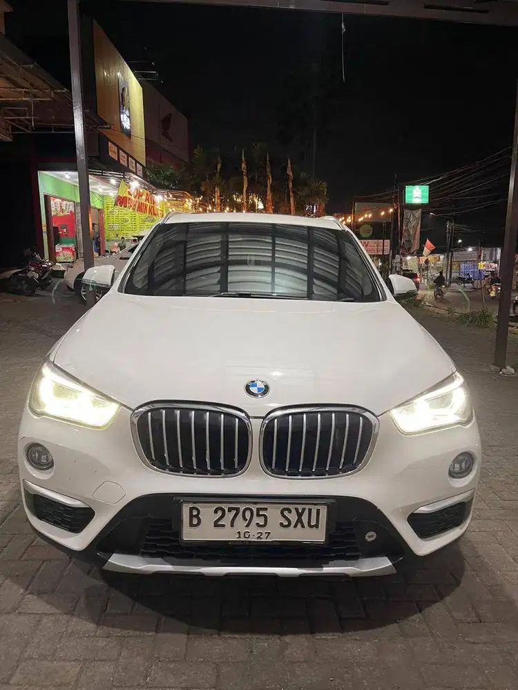 Jual cepat mulus pakaian sendiri BMW 18i Executive