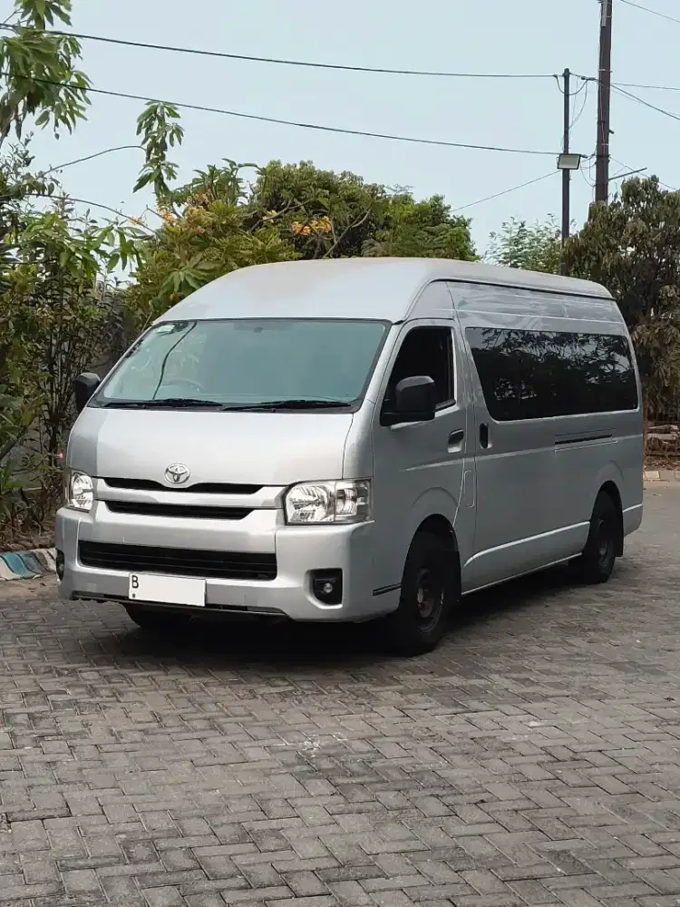 TOYOTA
HIACE COMMUTER 3.0 MT DP 50JT