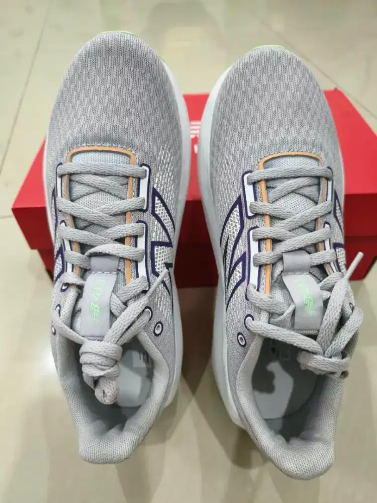 Sepatu Running New Balance Wanita W413GB3