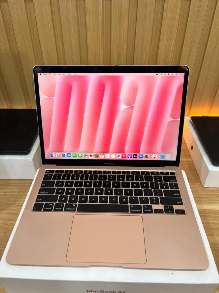 Macbook Air 2020 8/256GB i3 13inch Fullset