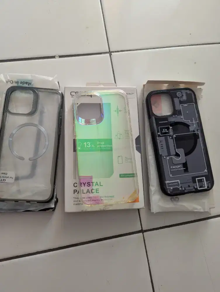Jual case iPhone 12 pro max, 3 pcs merk spigen,  gear & esr
