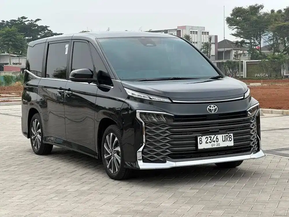 KM LOW GENAP TOYOTA VOXY MATIC AT HITAM 2025