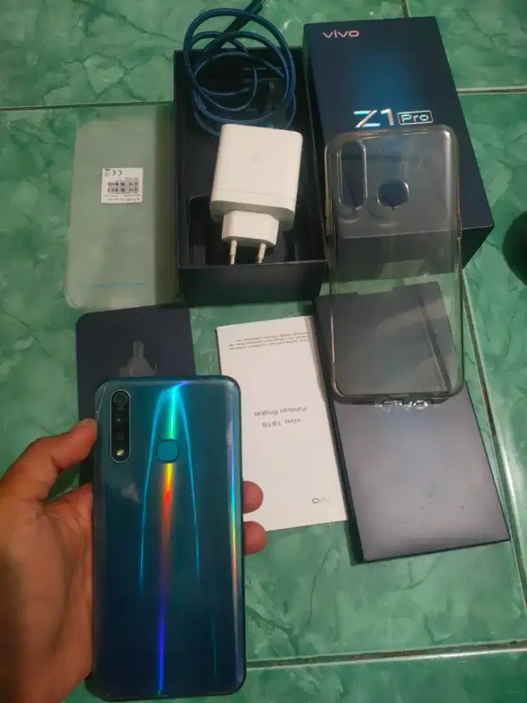 Vivo Z1 pro ram 6/128 lengkap ORI