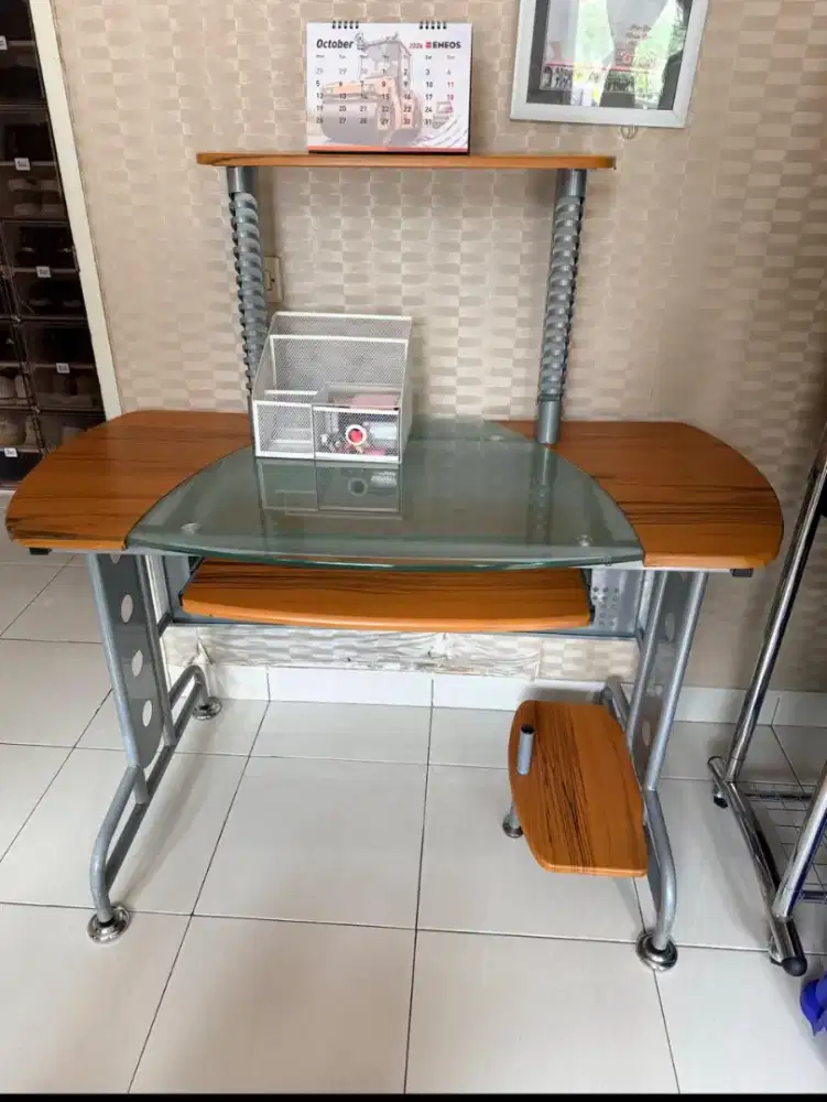 Dijual meja belajar / meja kerja