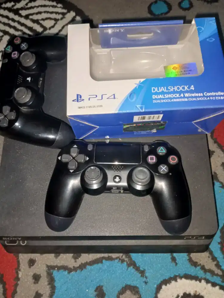 PS4 1 TB Second